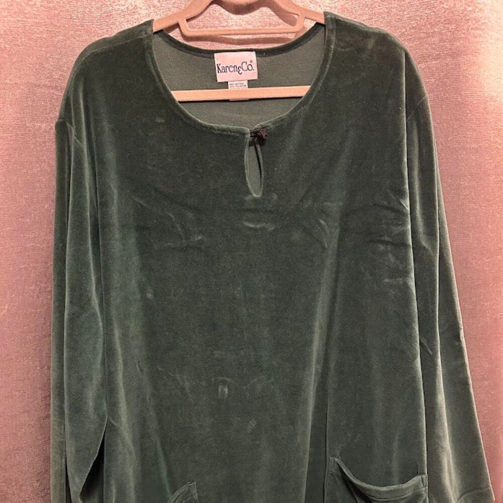 Karen & Co. Women's Green Velvet Long Sleeve Activewear Shirt Pullover Size L
